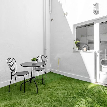 Cozy 2 Bedroom Apartment With Patio マドリード エクステリア 写真
